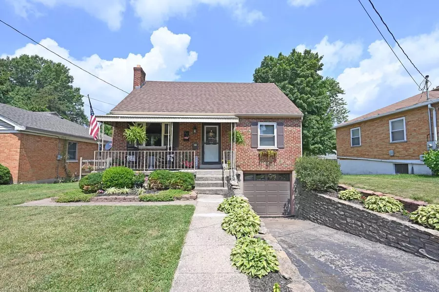 379 Don Ln, Delhi Twp, OH 45238