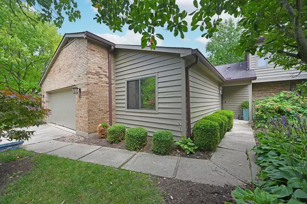 61 Evergreen Cir, Wyoming, OH 45215