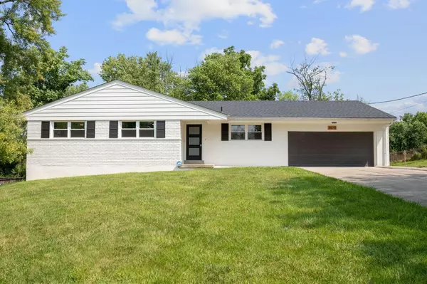 3678 Moorhill Dr, Evendale, OH 45241