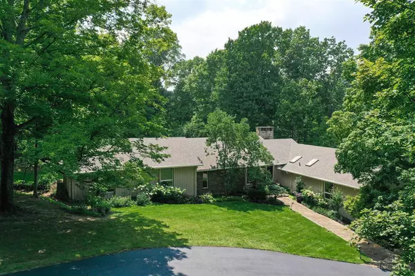 Indian Hill, OH 45243,7965 Indian Hill Rd