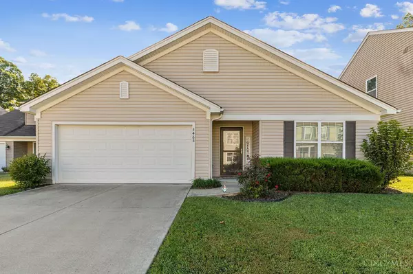 3465 Hickory Ln, Amelia, OH 45102