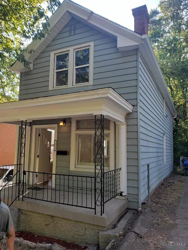 1525 Grove St, Cincinnati, OH 45225