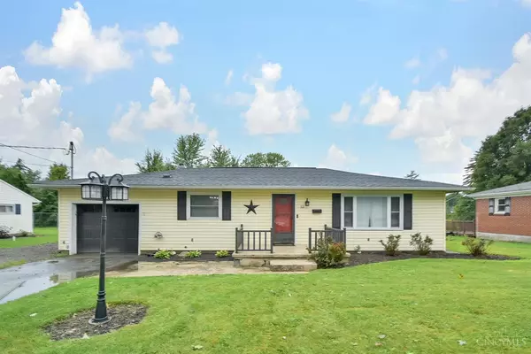 112 Ash Ln, Blanchester, OH 45107