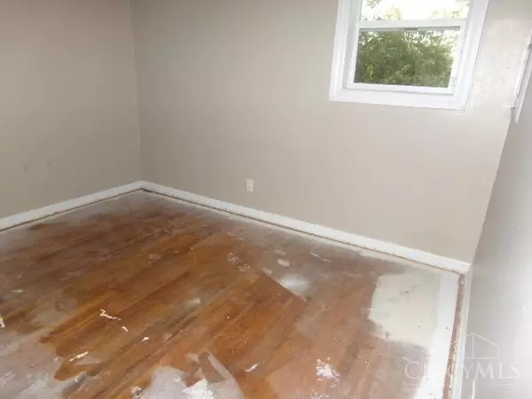 Waynesville, OH 45068,393 N Main St