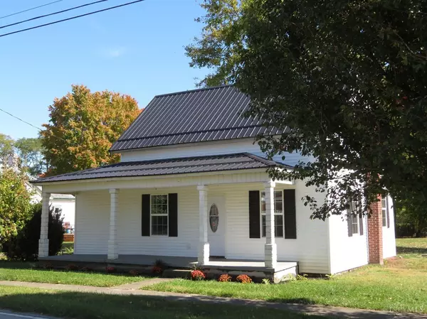 39 N High St, Mowrystown, OH 45155