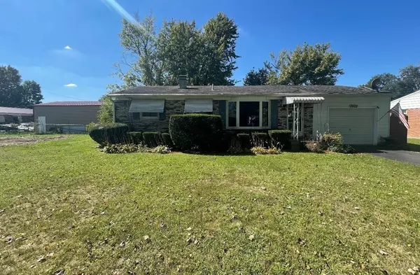 7422 Willow Dr, Blanchester, OH 45107