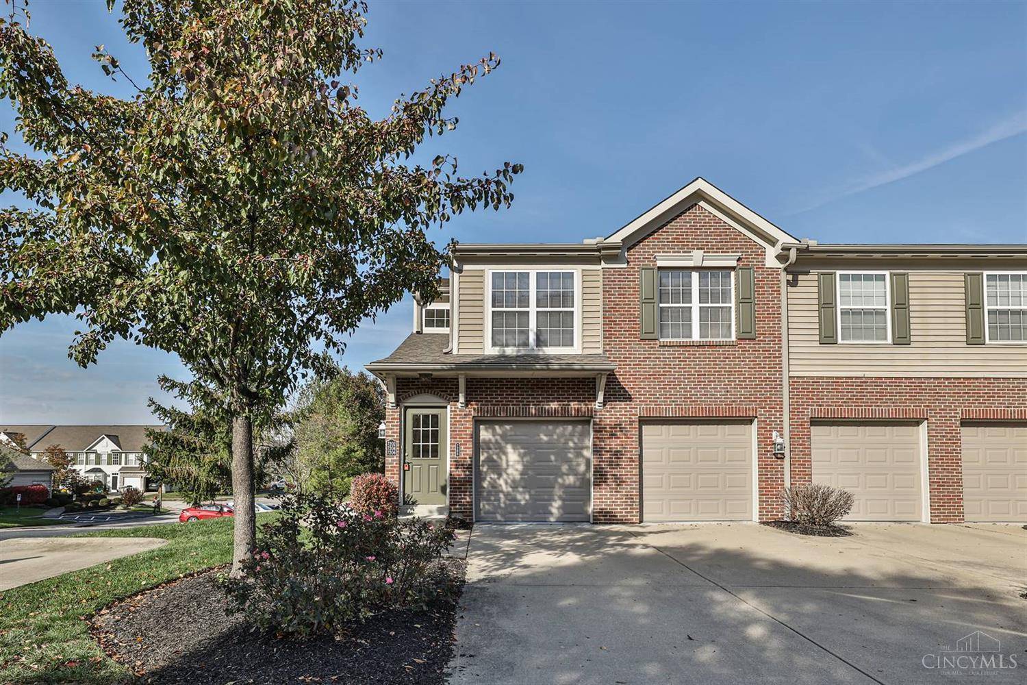 7208 English Dr, Cincinnati, OH 45244