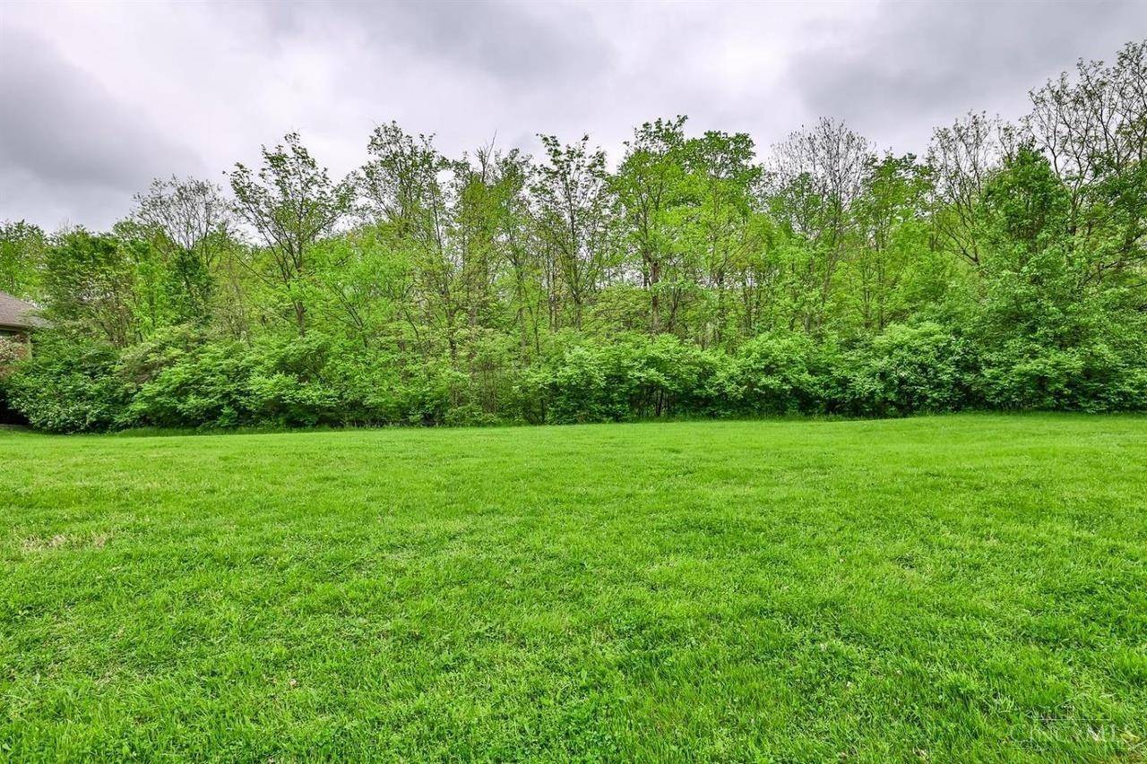 348 Ashley Ln, Wyoming, OH 45215