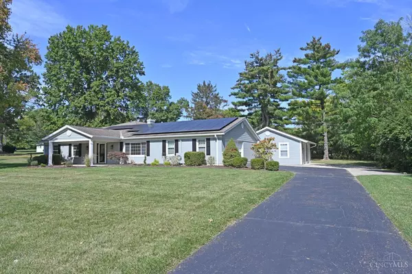 3170 S Whitetree Cir, Amberley, OH 45236