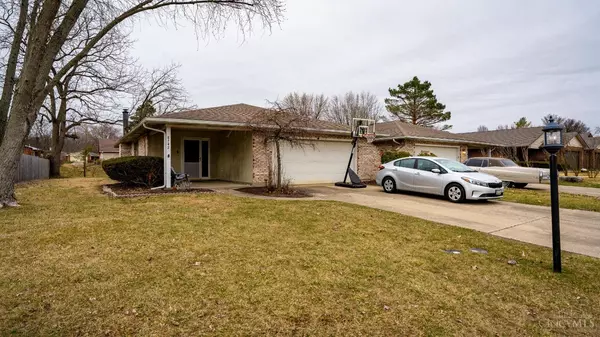 8742 Shadycreek Dr, Washington Twp, OH 45458