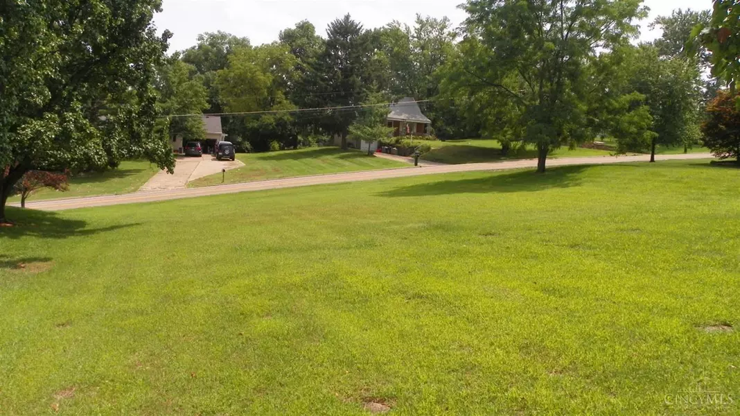 2 Ebenezer Rd, Green Twp, OH 45248