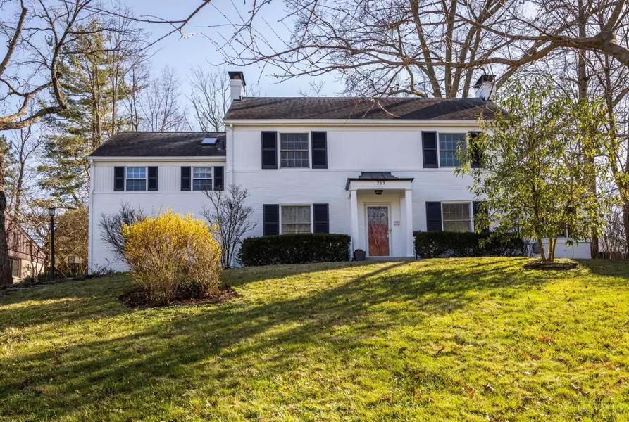 265 Hillcrest Dr, Wyoming, OH 45215