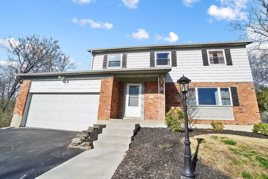 377 Compton Rd, Wyoming, OH 45215