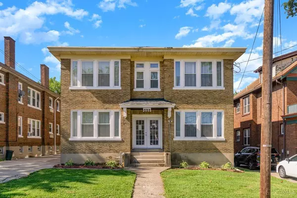 2033 Weyer Ave, Norwood, OH 45212