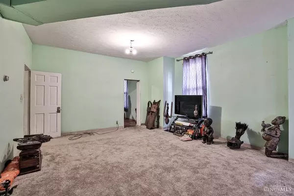 Cincinnati, OH 45227,5720 Madison Rd