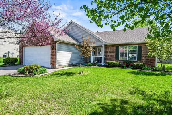 12 Long Meadow Dr, Franklin, OH 45005