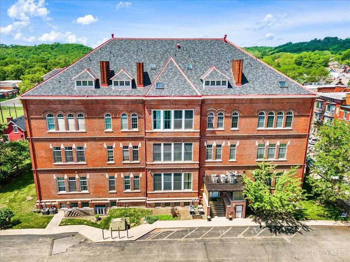 Cincinnati, OH 45223,1615 Chase Ave #2E