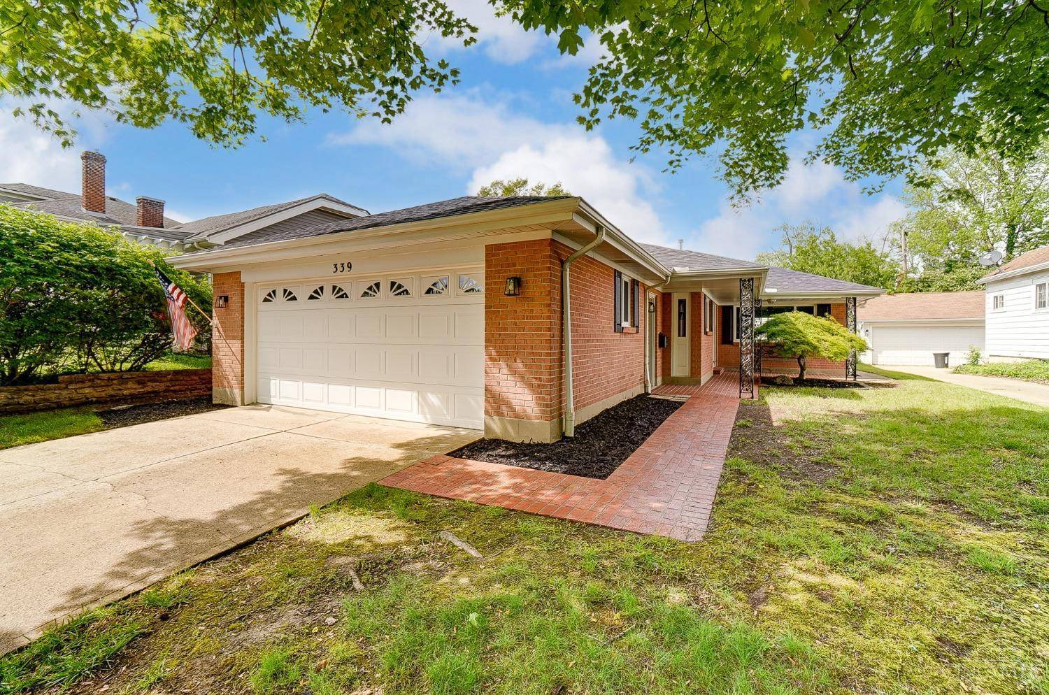 339 Forrer Blvd, Oakwood, OH 45419