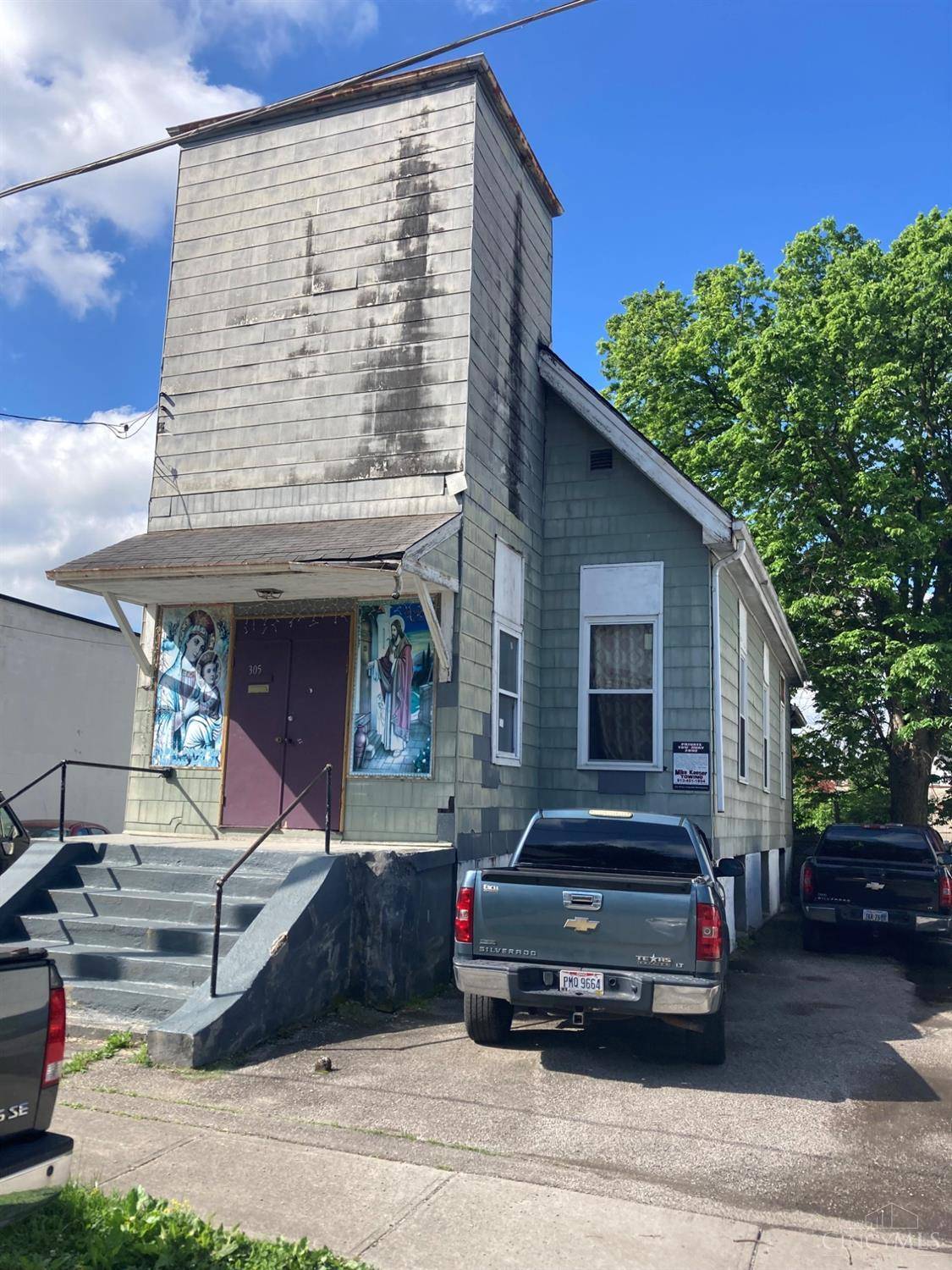 305 Oak St, Elmwood Place, OH 45216