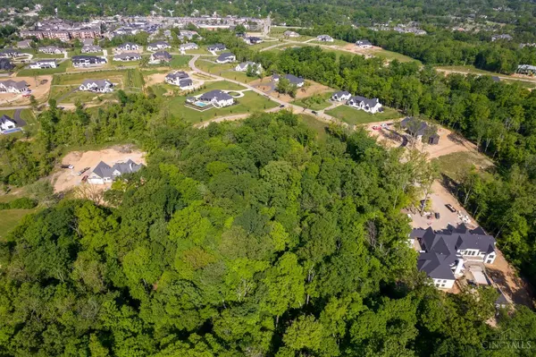 Indian Hill, OH 45242,10 Saddlewood Ln