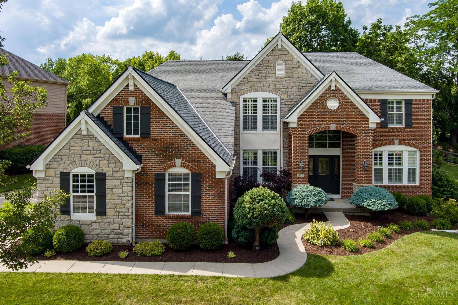 308 Forest Edge Dr, South Lebanon, OH 45065