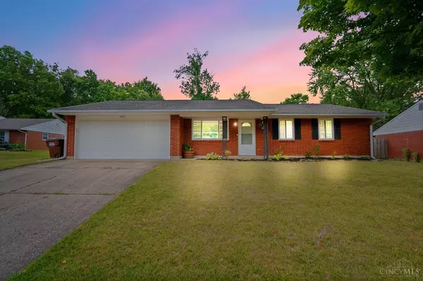 2512 Pinegrove Dr, Miami Twp, OH 45449