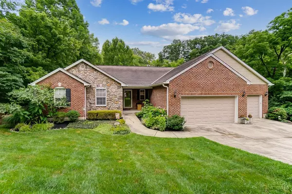 734 Creekwood Bluffs Rd, Miami Twp, OH 45150