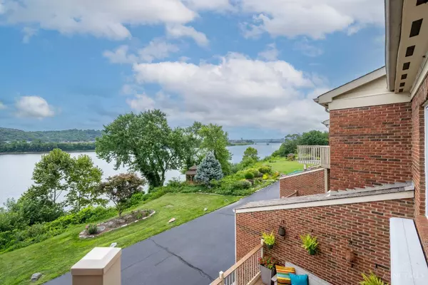 Cincinnati, OH 45202,2207 Riverside Dr #C4