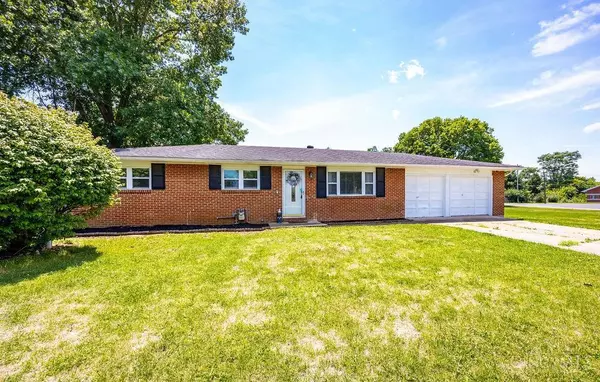 211 Walnut Ave, Carlisle, OH 45005