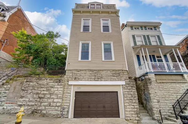 2158 Stratford Ave, Cincinnati, OH 45219