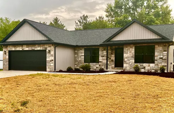 102 Brittany Ln, Mt Orab, OH 45154