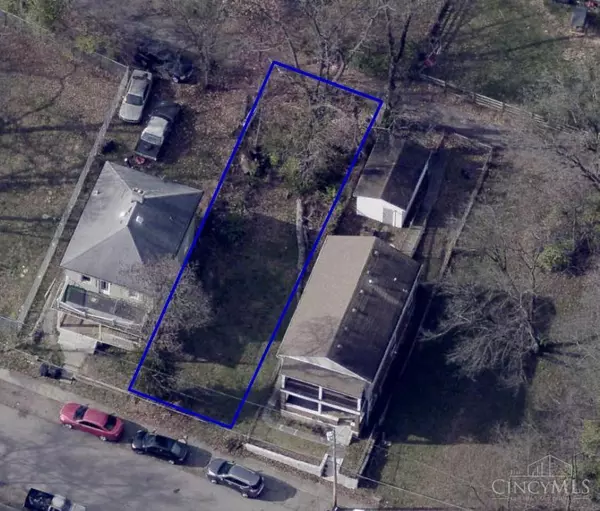 8421 Dixie Ave, Cincinnati, OH 45216