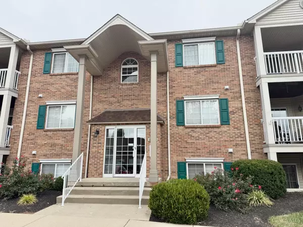 8830 Carrousel Park Cir #37, Colerain Twp, OH 45251