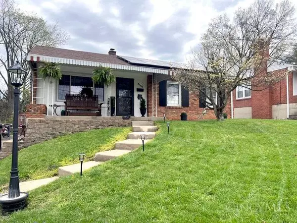 8584 Donegal Dr, Sycamore Twp, OH 45236