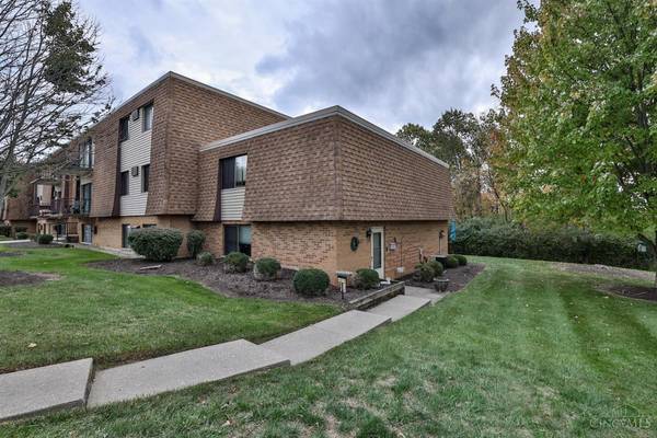 6619 Hearne Rd, Green Twp, OH 45248