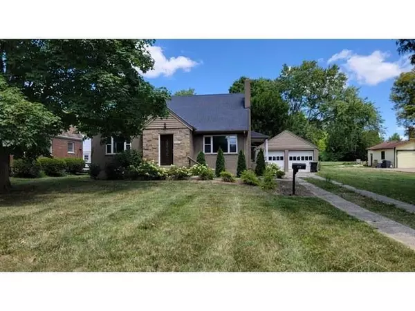 350 E Sharon Rd, Glendale, OH 45246