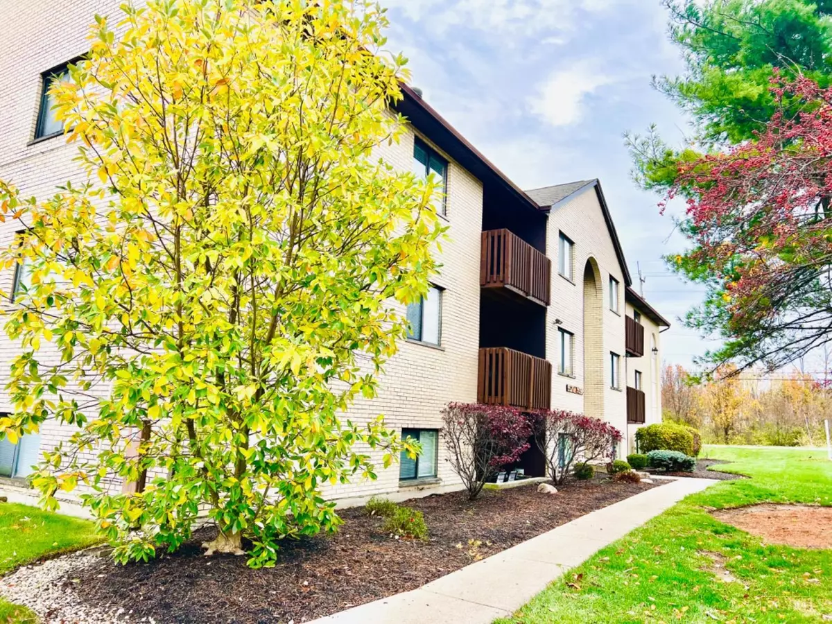 West Chester, OH 45011,9586 Woodland Hills Dr