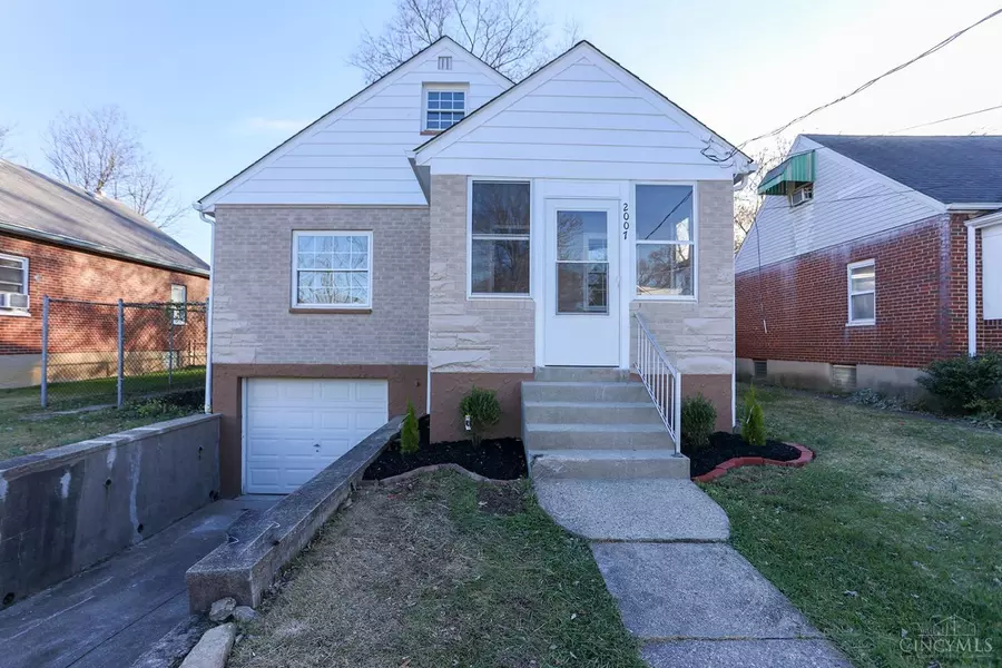 2007 Dallas Ave, North College Hill, OH 45239