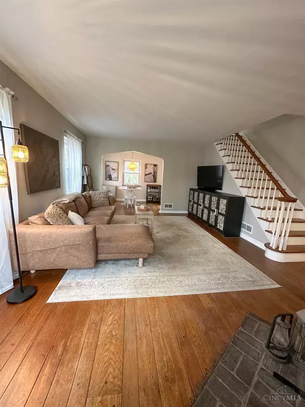 Cincinnati, OH 45230,6273 Cambridge Ave