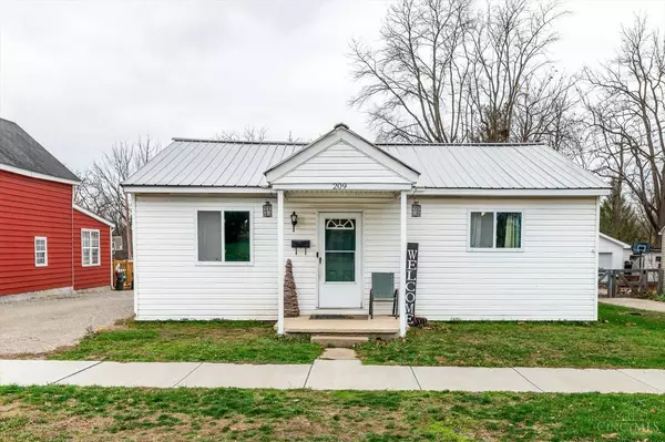 209 E Baldwin St, Blanchester, OH 45107