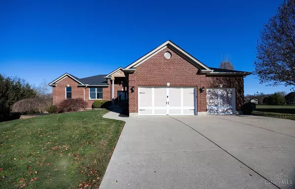 1565 Alexander Dr, Hamilton, OH 45013