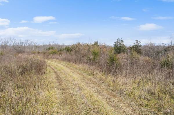 2116 Old State Rd, Manchester, OH 45144