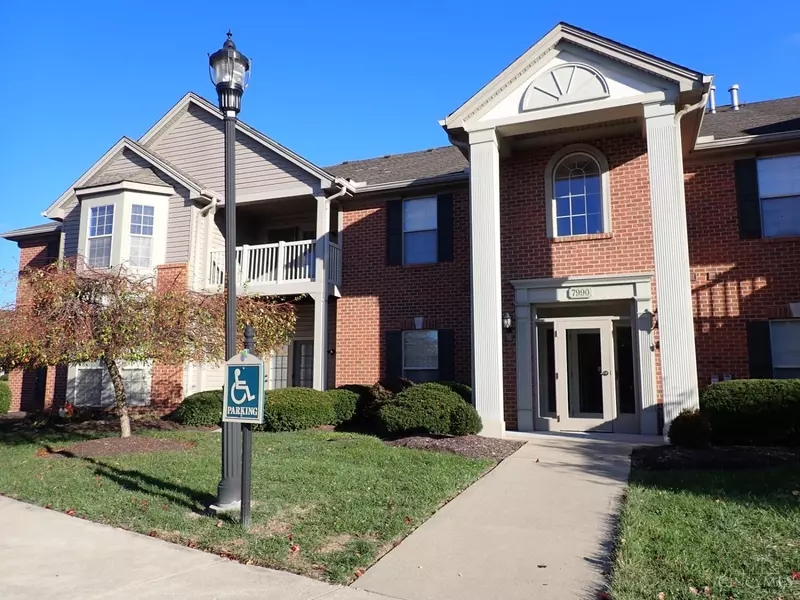 7990 Pinnacle Point Dr #102, West Chester, OH 45069