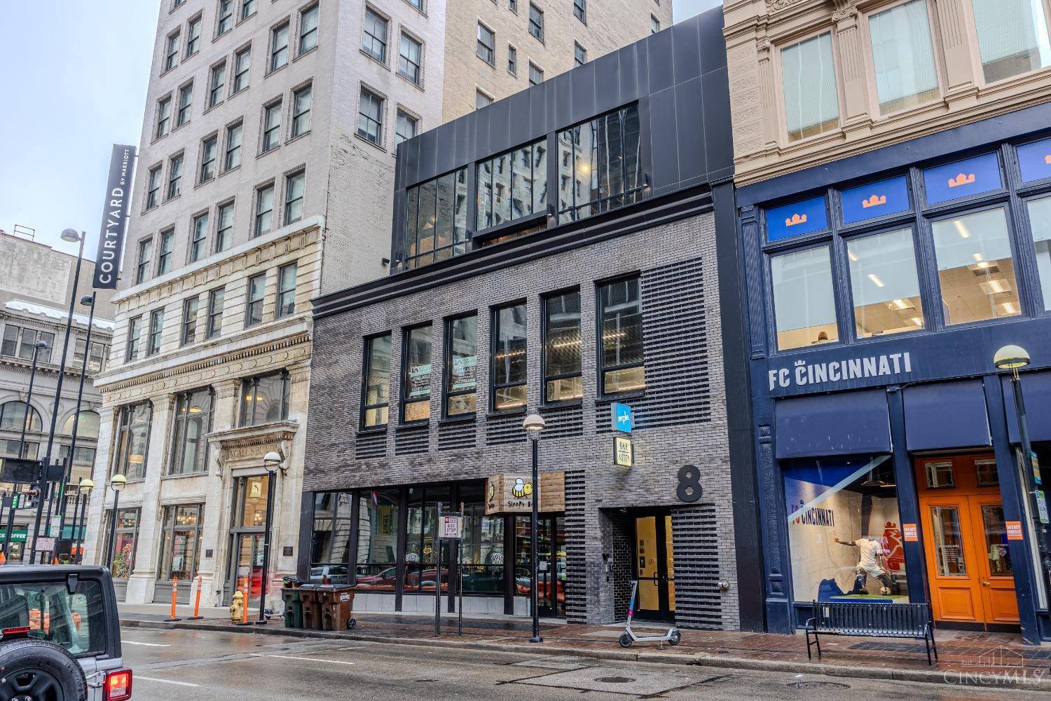 Cincinnati, OH 45202,8 E Fourth St