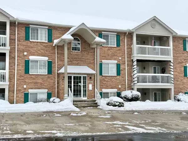 8830 Carrousel Park Cir #37, Colerain Twp, OH 45251
