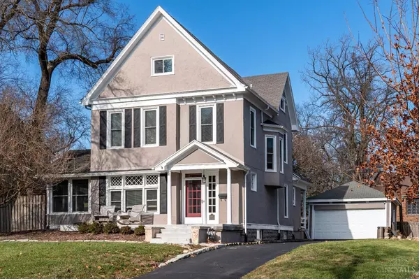 15 Hadley Rd, Oakwood, OH 45419