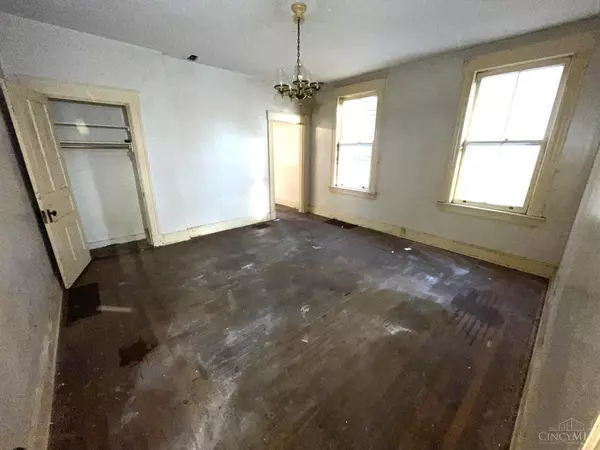 Cincinnati, OH 45232,4603 W Mitchell Ave