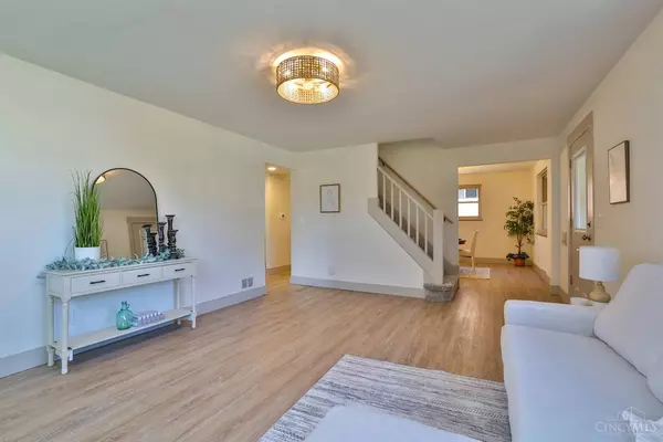 Cincinnati, OH 45213,3823 Aikenside Ave