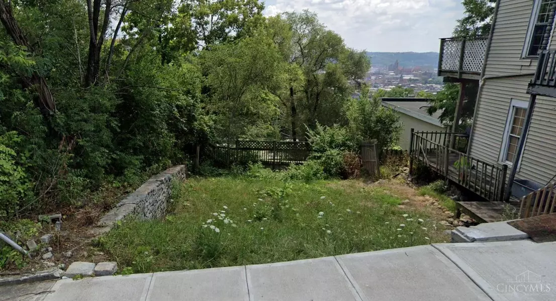 17 Estelle St, Cincinnati, OH 45219