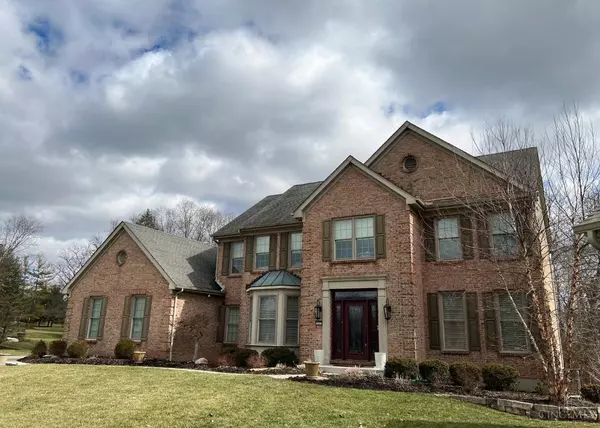 902 Forestview Ct, Miami Twp, OH 45140